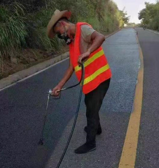 钦州路面喷涂翻新彩色步道施工方案