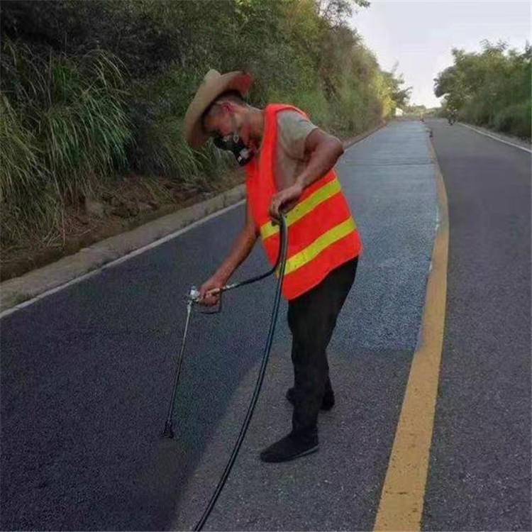钦州 彩色防滑路面的底涂是保障路面附着力